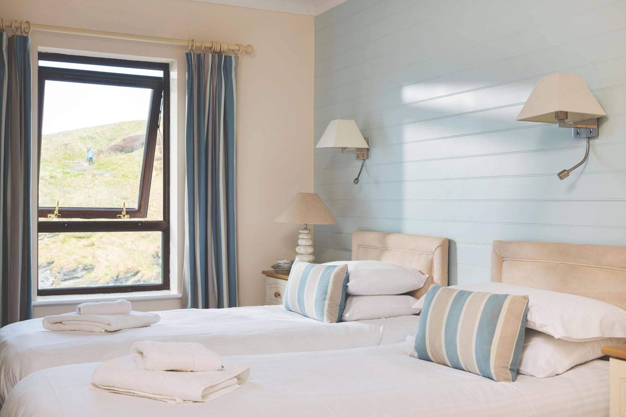 Port William Inn Tintagel Extérieur photo